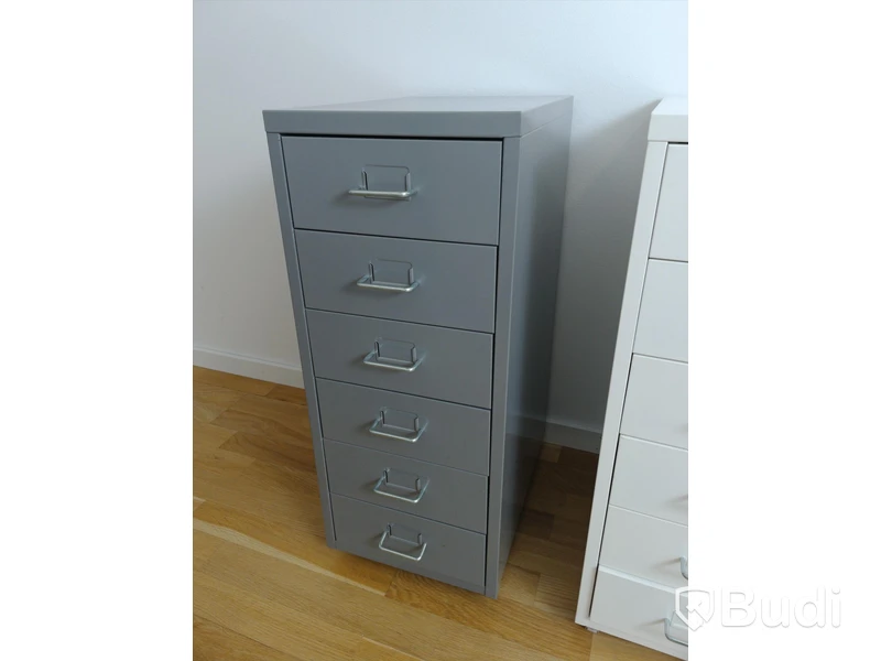 Hurts - 3 st. Ikea, grå och vit metall, på hjul.