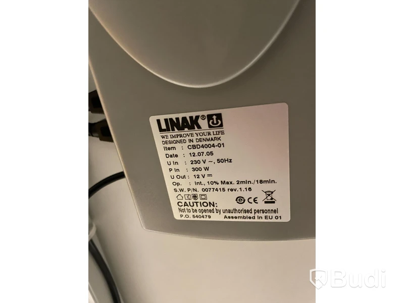 Höj- och sänkbart skrivbord - Ikea GALANT, inkl skrivbordslampa.