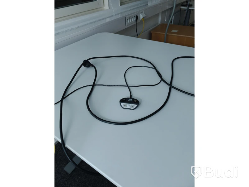 Höj- och sänkbart skrivbord - Ikea BEKANT.