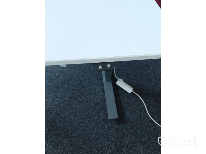 Höj- och sänkbart skrivbord