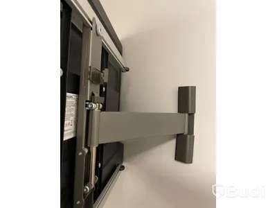 TV - Philips, 50”, inkl fjärrkontroll och väggfäste.