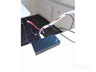 Höj- och sänkbart skrivbord - Ikea, BEKANT, inkl Thinkpad hub och div sladdar.  Funktionstestad.