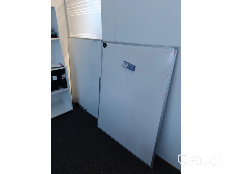 Whiteboard - 2 st, Staples, inkl tillbehör.
