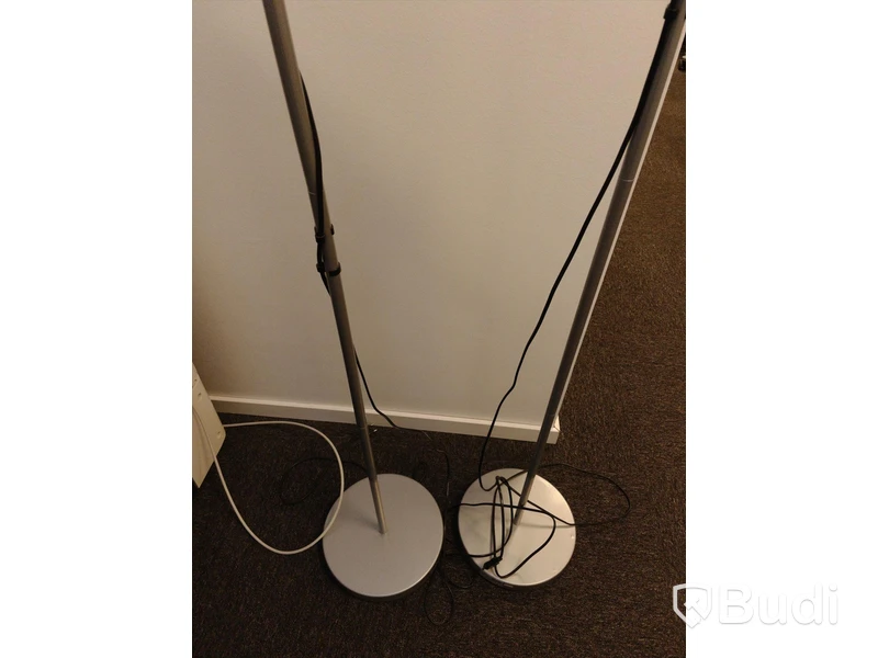 Golvlampa - 2 st, metall och plast.