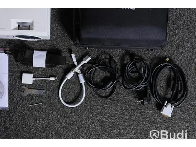 Projektor - Benq Digital projector MW727. Inkl. skyddsväska, sladdar (HDMI, strömkabel, bildkabel och adapter).