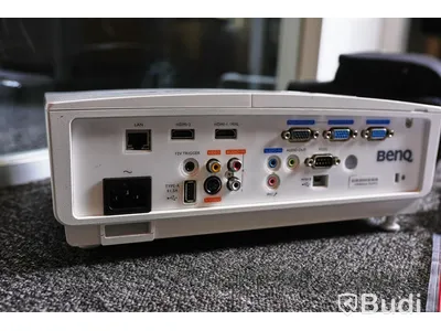 Projektor - Benq Digital projector MW727. Inkl. skyddsväska, sladdar (HDMI, strömkabel, bildkabel och adapter).