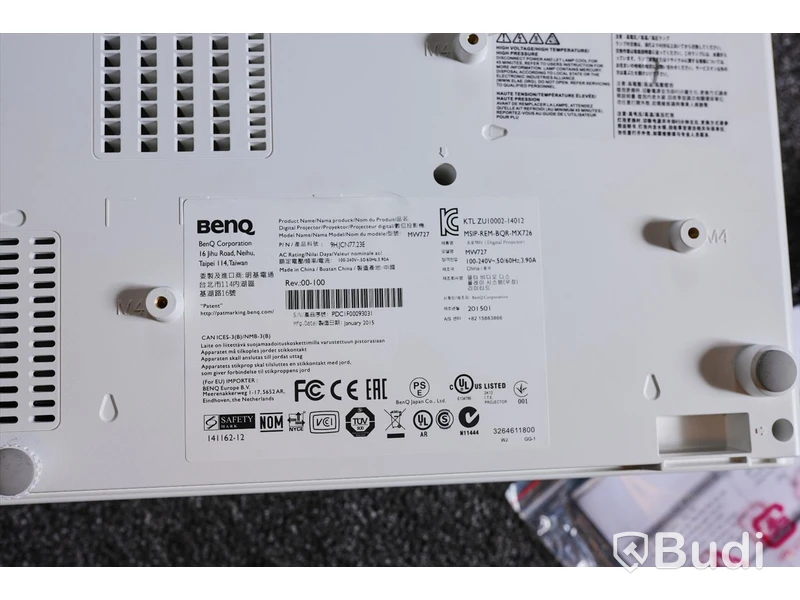 Projektor - Benq Digital projector MW727. Inkl. skyddsväska, sladdar (HDMI, strömkabel, bildkabel och adapter).