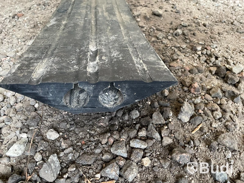 2st 4 meter överkörningsramp i gummi