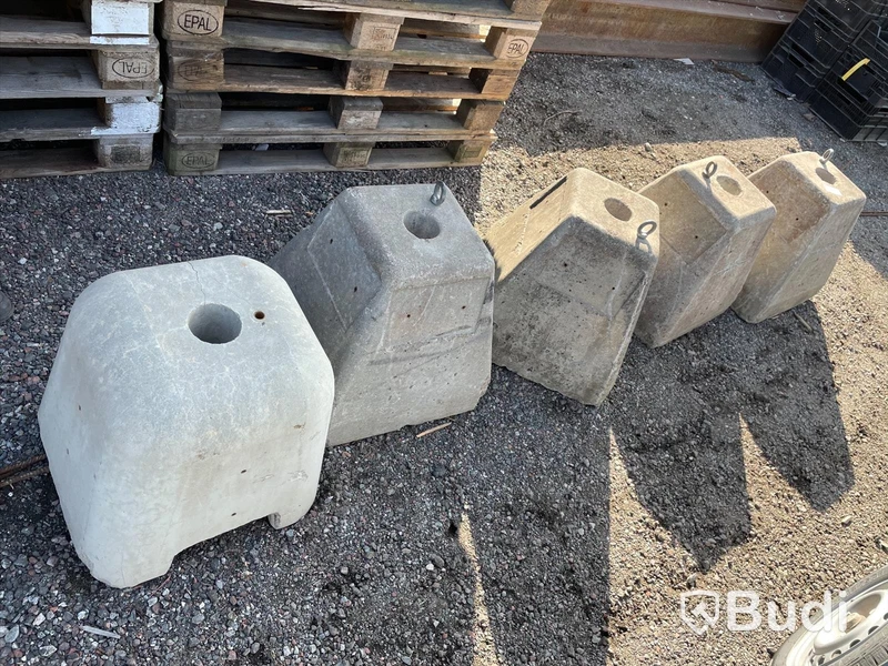 7st Skyltstolpar i cement