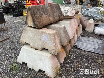 Betongfundament/skyltfundament ca 30 st blandade modeller