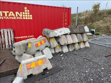Betongfundament/skyltfundament ca 30 st blandade modeller 
