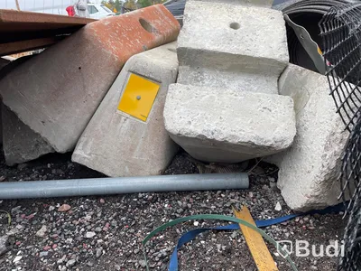 Betongfundament/skyltfundament ca 30 st blandade modeller