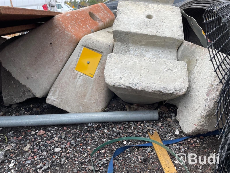 Betongfundament/skyltfundament ca 30 st blandade modeller