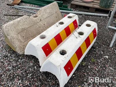 Betongfundament/skyltfundament ca 30 st blandade modeller