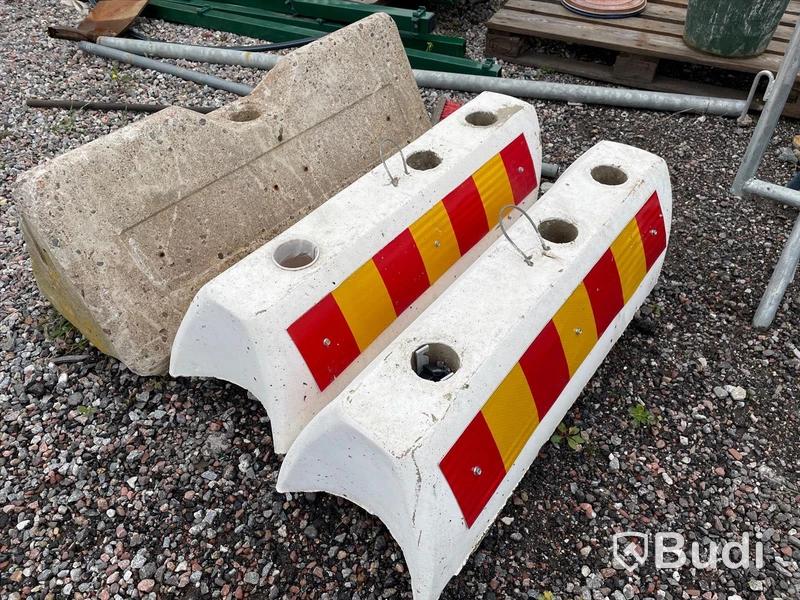 Betongfundament/skyltfundament ca 30 st blandade modeller