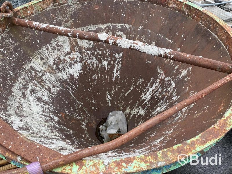 Betongbasker ca 1000 l