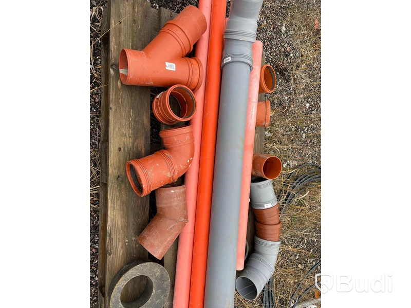 10 st Brunnsbeteckningar samt div PVC kopplingar