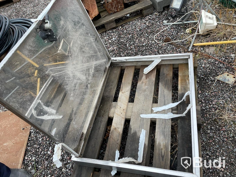 Rostfritt inbyggnadsskåp oanvänt. 1000x800 mm