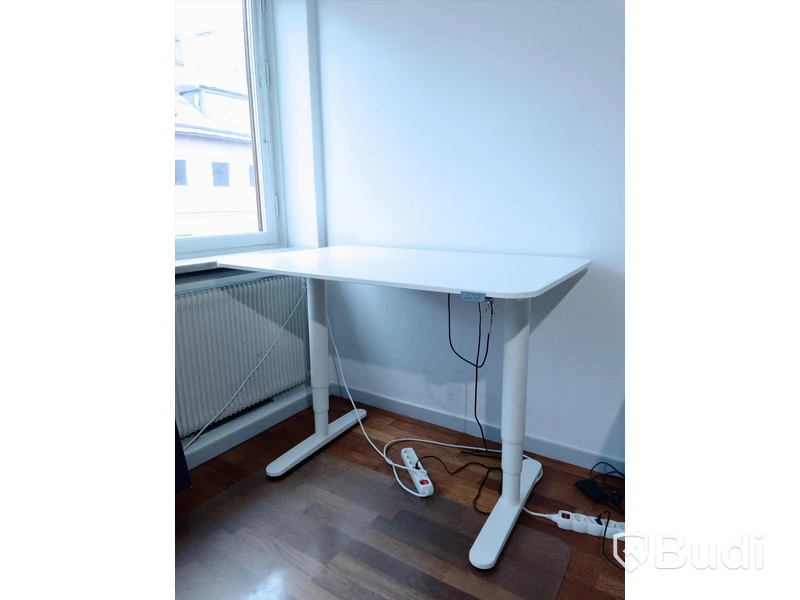 Höj- och sänkbart skrivbord IKEA inklusive golvskydd