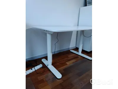 Höj- och sänkbart skrivbord IKEA inklusive golvskydd