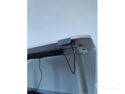 Höj- och sänkbart skrivbord IKEA inklusive golvskydd