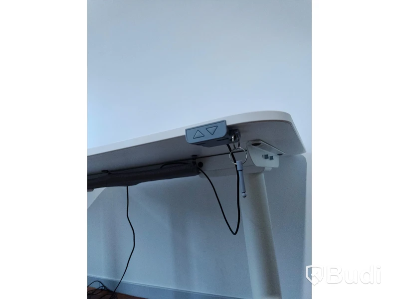 Höj- och sänkbart skrivbord IKEA inklusive golvskydd