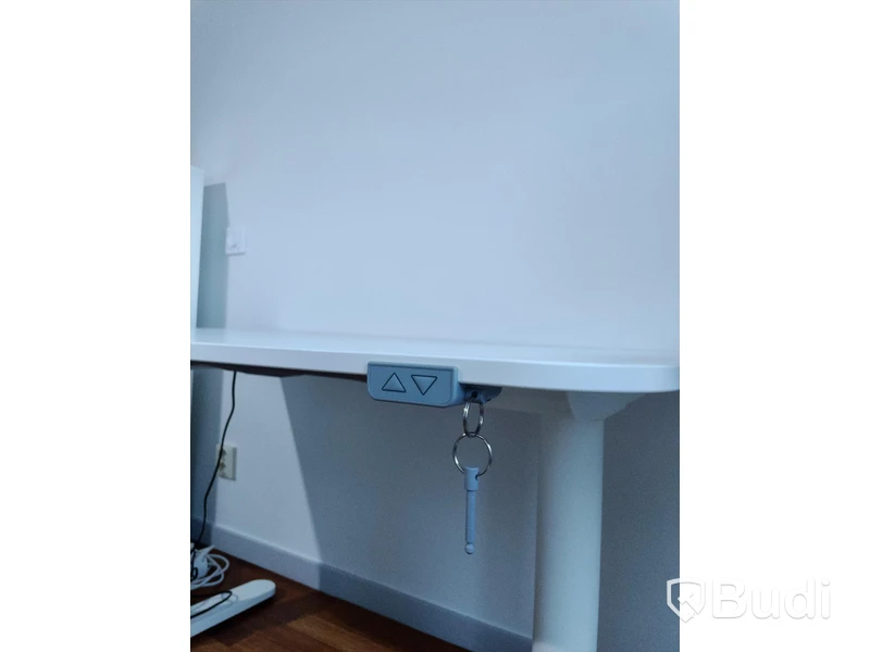 Höj- och sänkbart skrivbord IKEA inklusive golvskydd