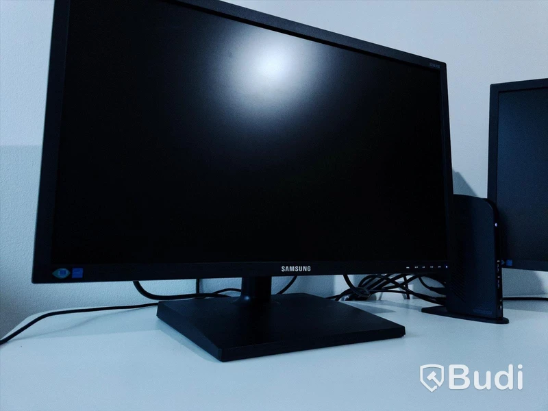 Datorskärmar  2st SAMSUNG S24E450 samt dockstation KENSINGTON USB3.0 superspeed dock