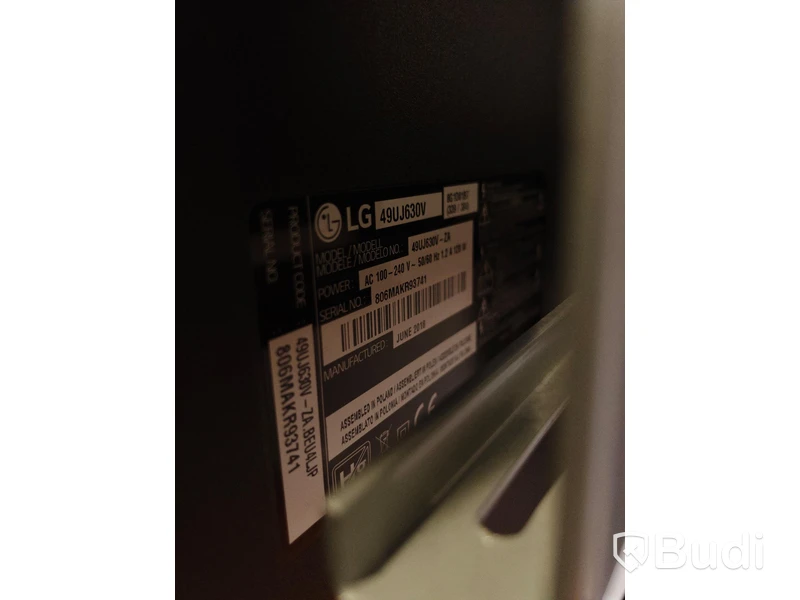 Tv LG 49UJ630V inklusive rullbart ställ & fjärrkontroll