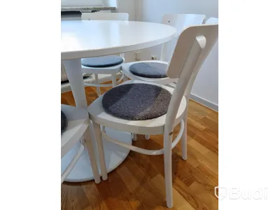 Köksbord med 5st stolar IKEA