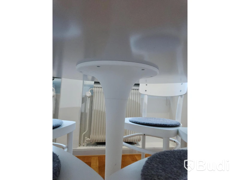 Köksbord med 5st stolar IKEA