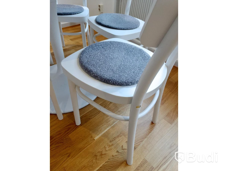 Köksbord med 5st stolar IKEA