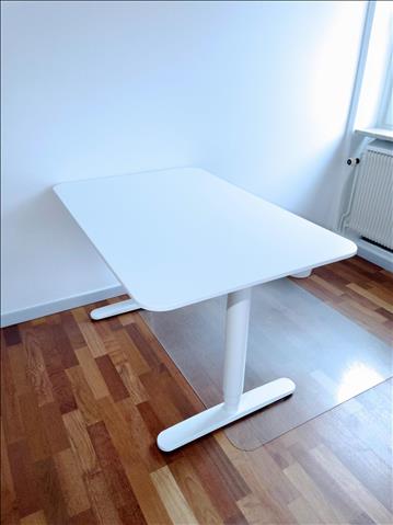 Höj- och sänkbart skrivbord IKEA