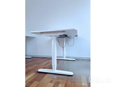 Höj- och sänkbart skrivbord IKEA