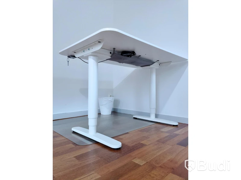Höj- och sänkbart skrivbord IKEA