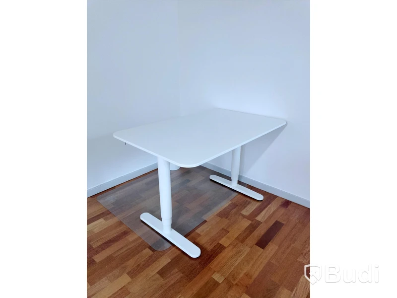 Höj- och sänkbart skrivbord IKEA