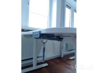 Höj- och sänkbart skrivbord IKEA inklusive golvskydd
