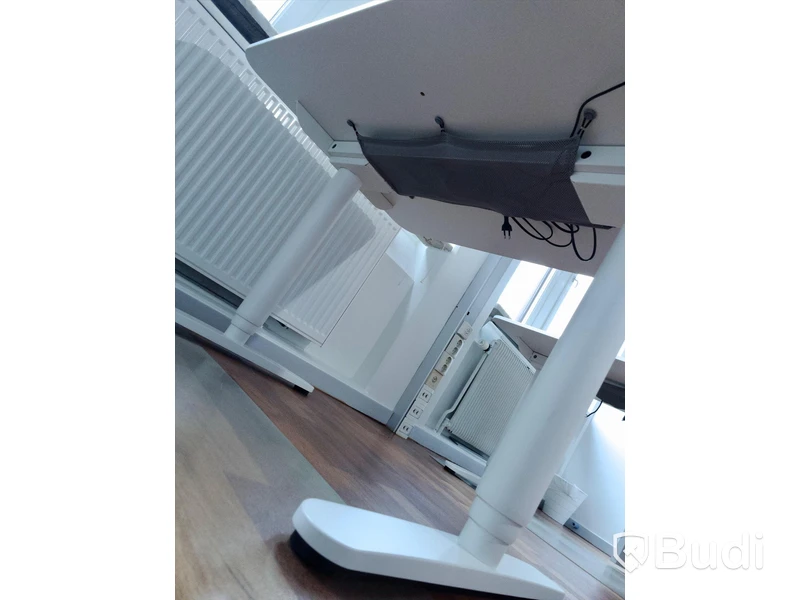 Höj- och sänkbart skrivbord IKEA inklusive golvskydd