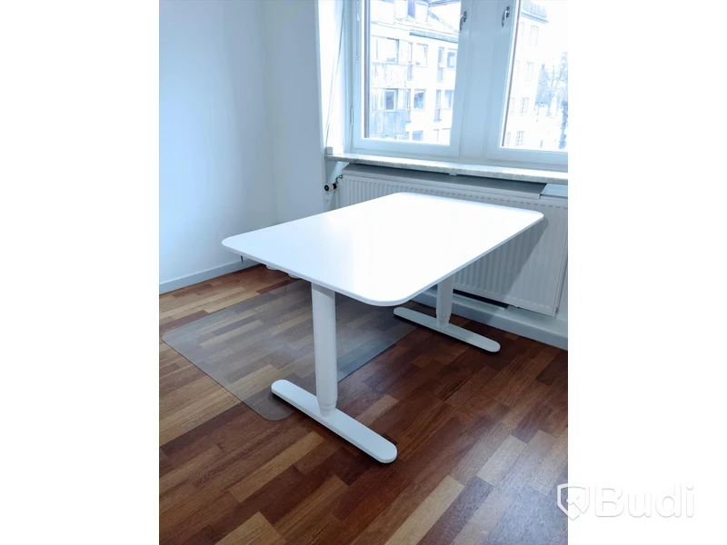 Höj- och sänkbart skrivbord IKEA inklusive golvskydd