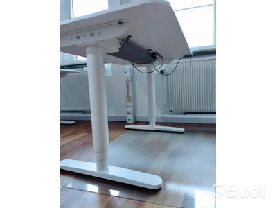 Höj- och sänkbart skrivbord IKEA inklusive golvskydd
