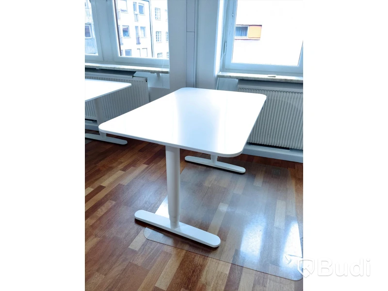 Höj- och sänkbart skrivbord IKEA inklusive golvskydd