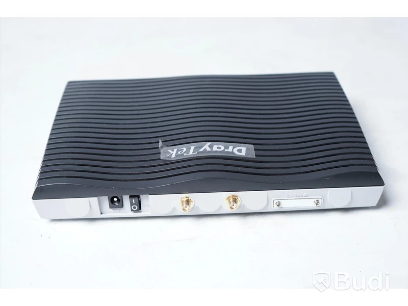 Switch och Router - cnMatrix EX1028-P och Draytek Vigor 2926L