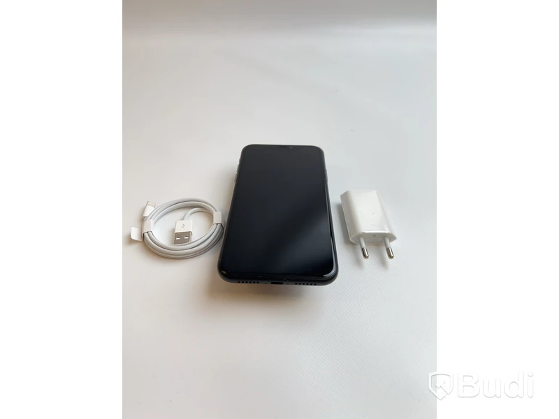 Mobil Apple iPhone Xr 64GB. inkl laddare. OBS! Skrapad skärm