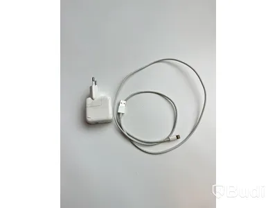 Mobil Apple iPhone 11 64GB svart, OBS! Sprucken fram/baksida.