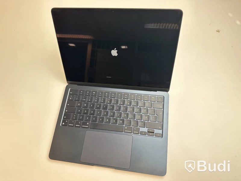 Dator Apple MacBook Air 2022 M2 med originalförpackning