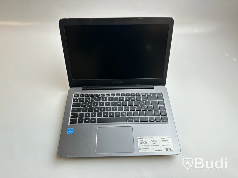 Dator Asus Notebook E403N inkl. laddare.