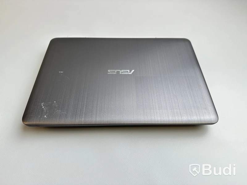 Dator Asus Notebook E403N inkl. laddare.
