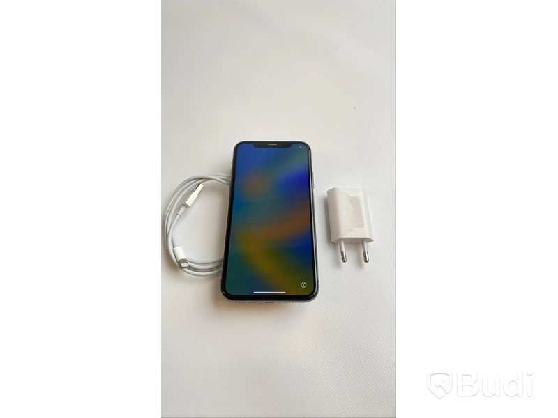 Mobil Apple iPhone X 64GB. inkl laddare. OBS! Trasig baksida