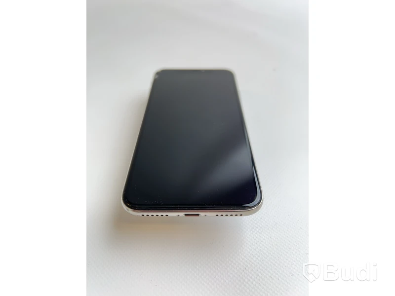 Mobil Apple iPhone X 64GB. inkl laddare. OBS! Sprucken fram/baksida