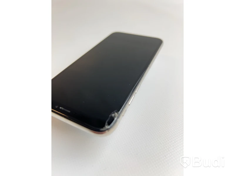 Mobil Apple iPhone X 64GB. inkl laddare. OBS! Sprucken fram/baksida
